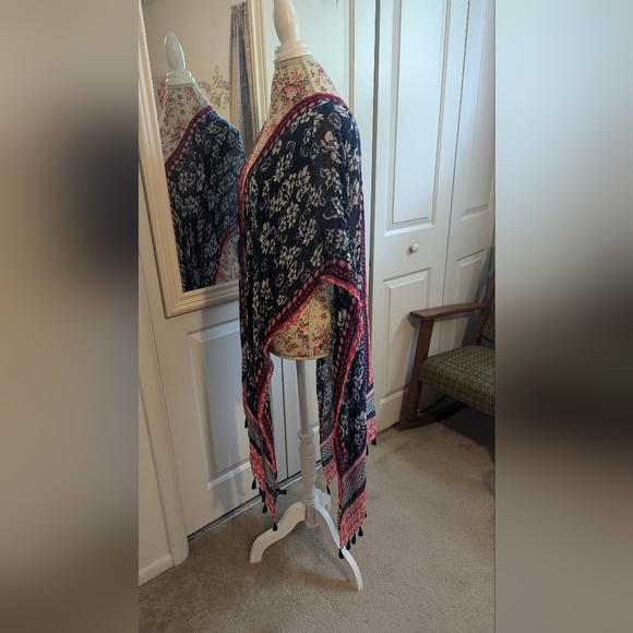 Print Tassel Kimono - Picture 2 of 8